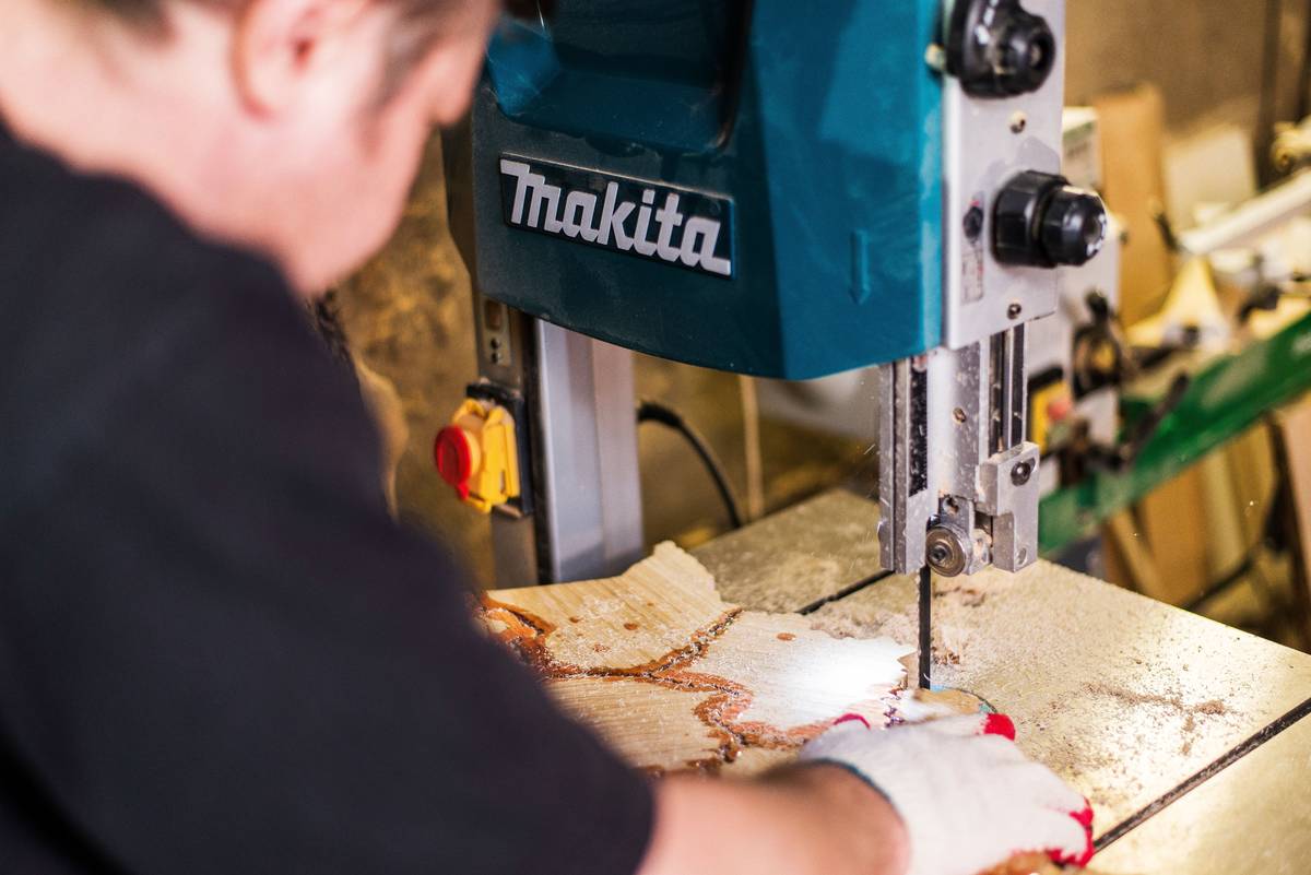 Best Band Saw for Hobby Work: Your No-Fluff Guide to Cutting Like a Pro (Without Breaking the Bank)